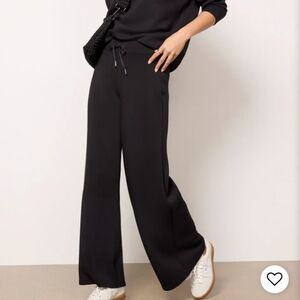 SPANX AirEssentials Wide Leg Pants Size S NEW